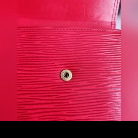 Louis Vuitton Epi Wallet - Picture 7 of 9